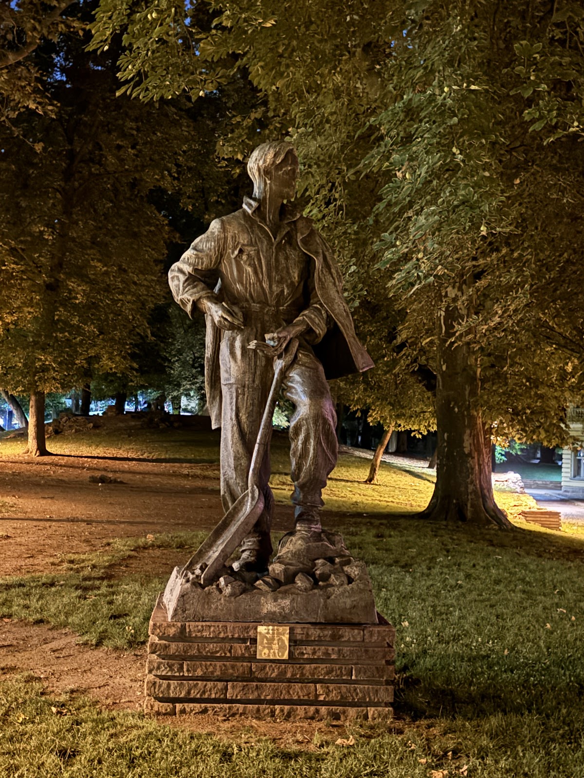Nikola Vaptsarov Statue