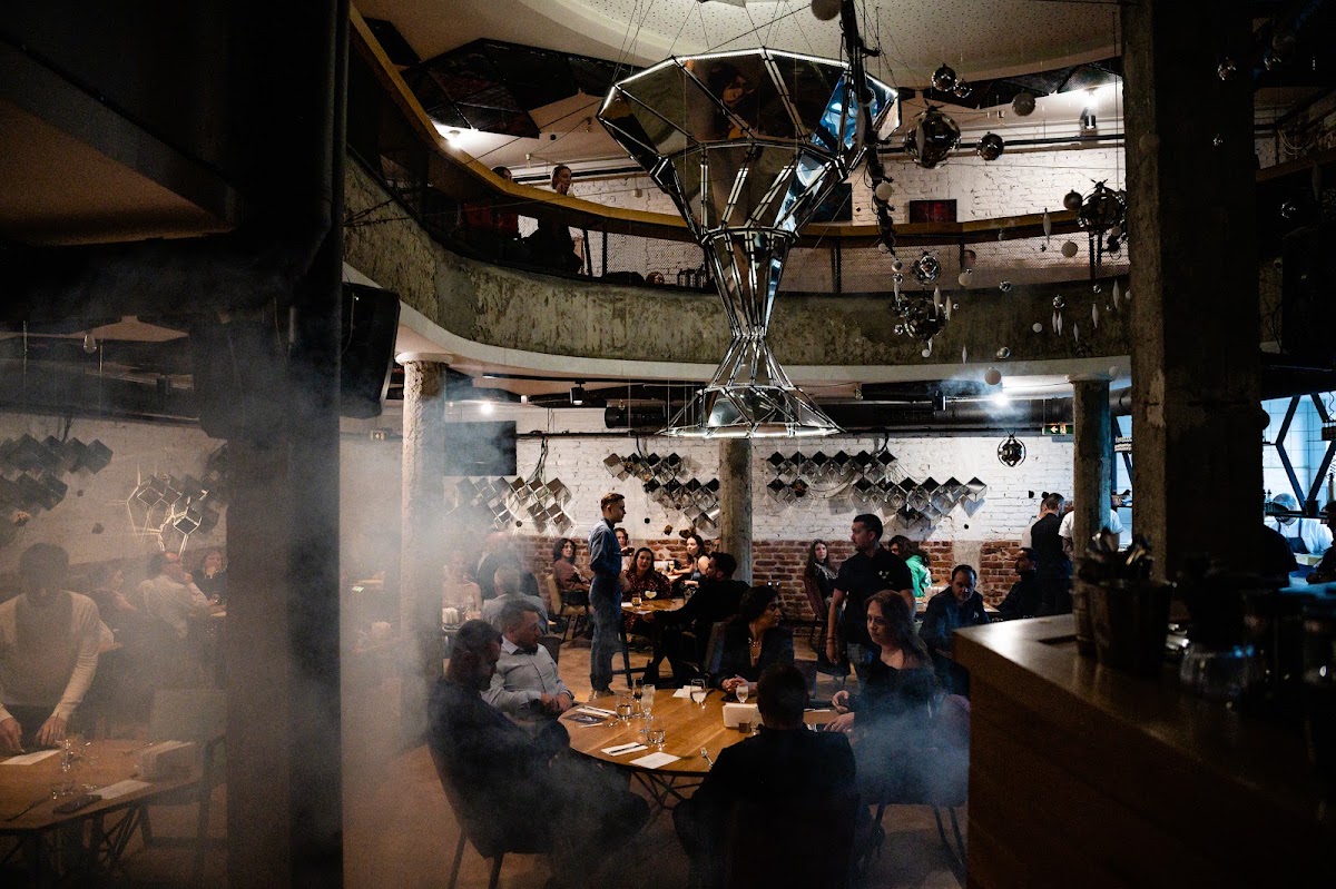 Cosmos Restaurant / Космос